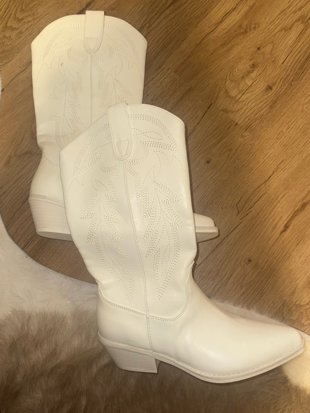 White Women's Western Boot - Classic Cowboy Style
